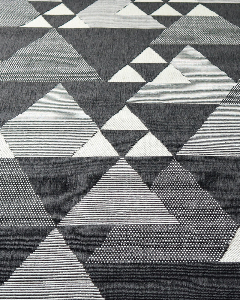 Geometric Triangle Pattern Area Rug (Black/Cream, 120x170cm) (6024399290531)