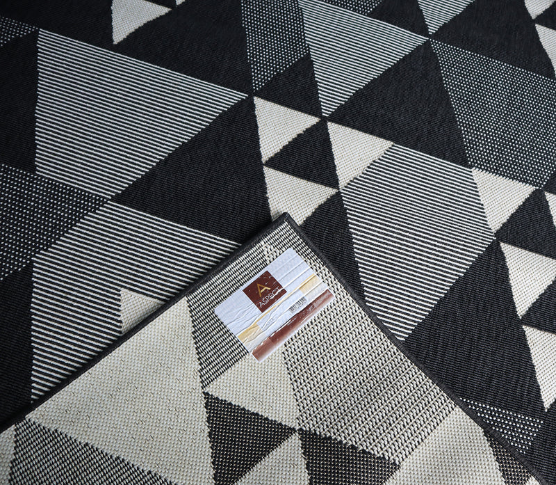 Geometric Triangle Pattern Area Rug (Black/Cream, 120x170cm) (6024399290531)